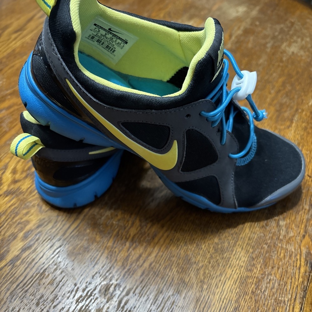 Nike In Season TR 2 Womens Size 7.5 525737-014 Black Training‎ Shoes